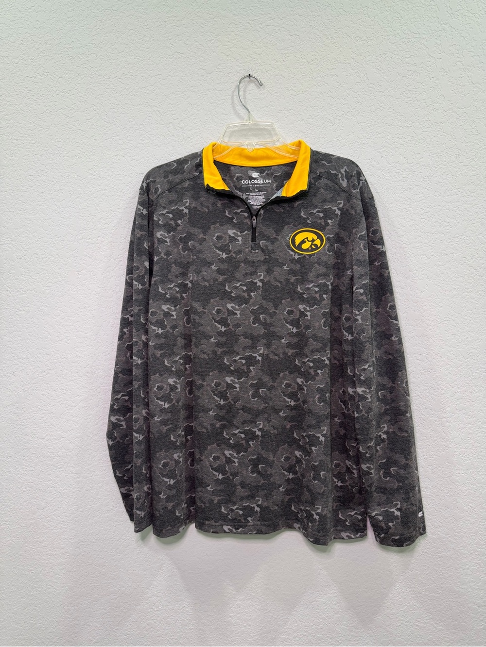 Colosseum Men’s Gray Camo Quarter-Zip Pullover with Yellow Collar